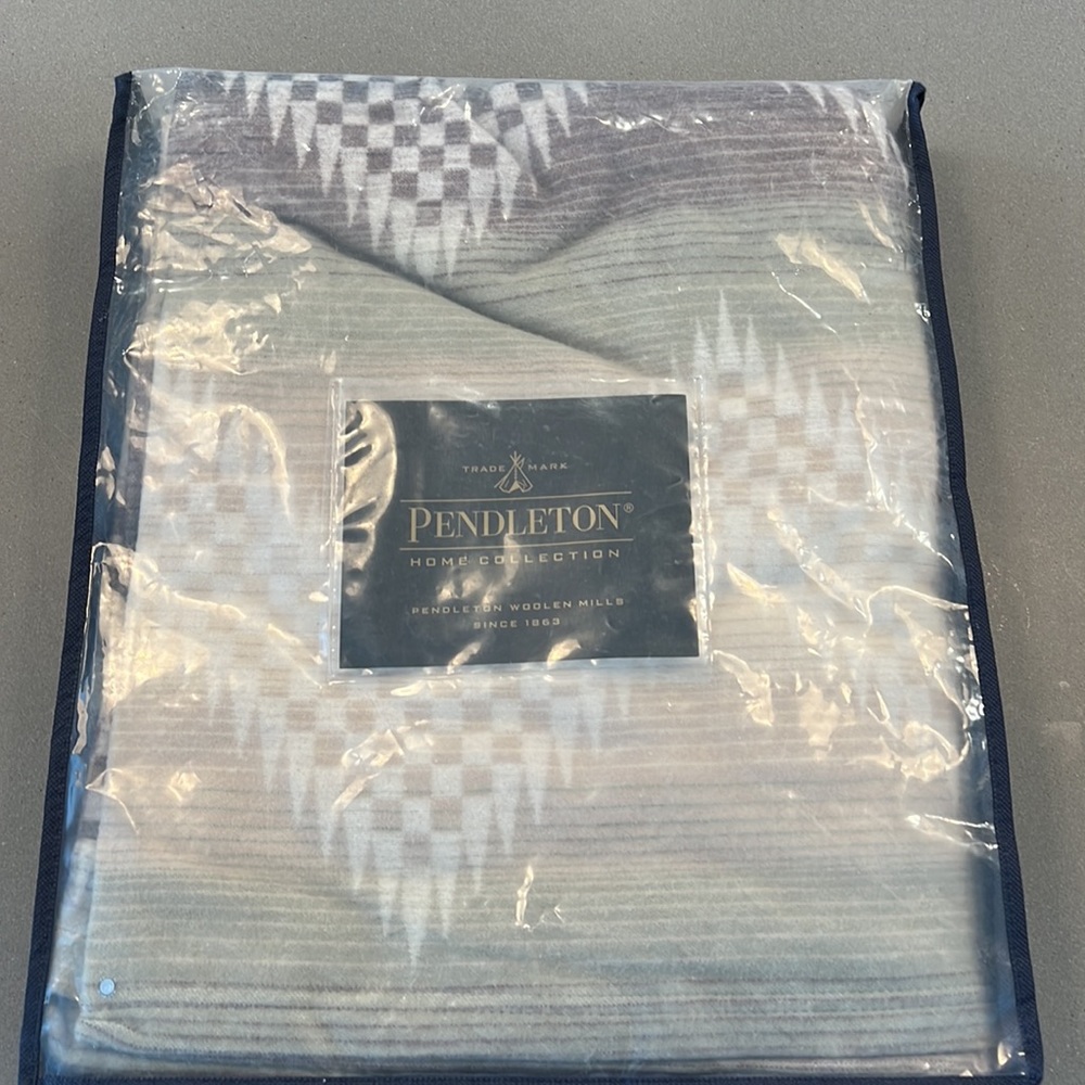 Pendleton Willow Basket Throw - Thumbnail 3